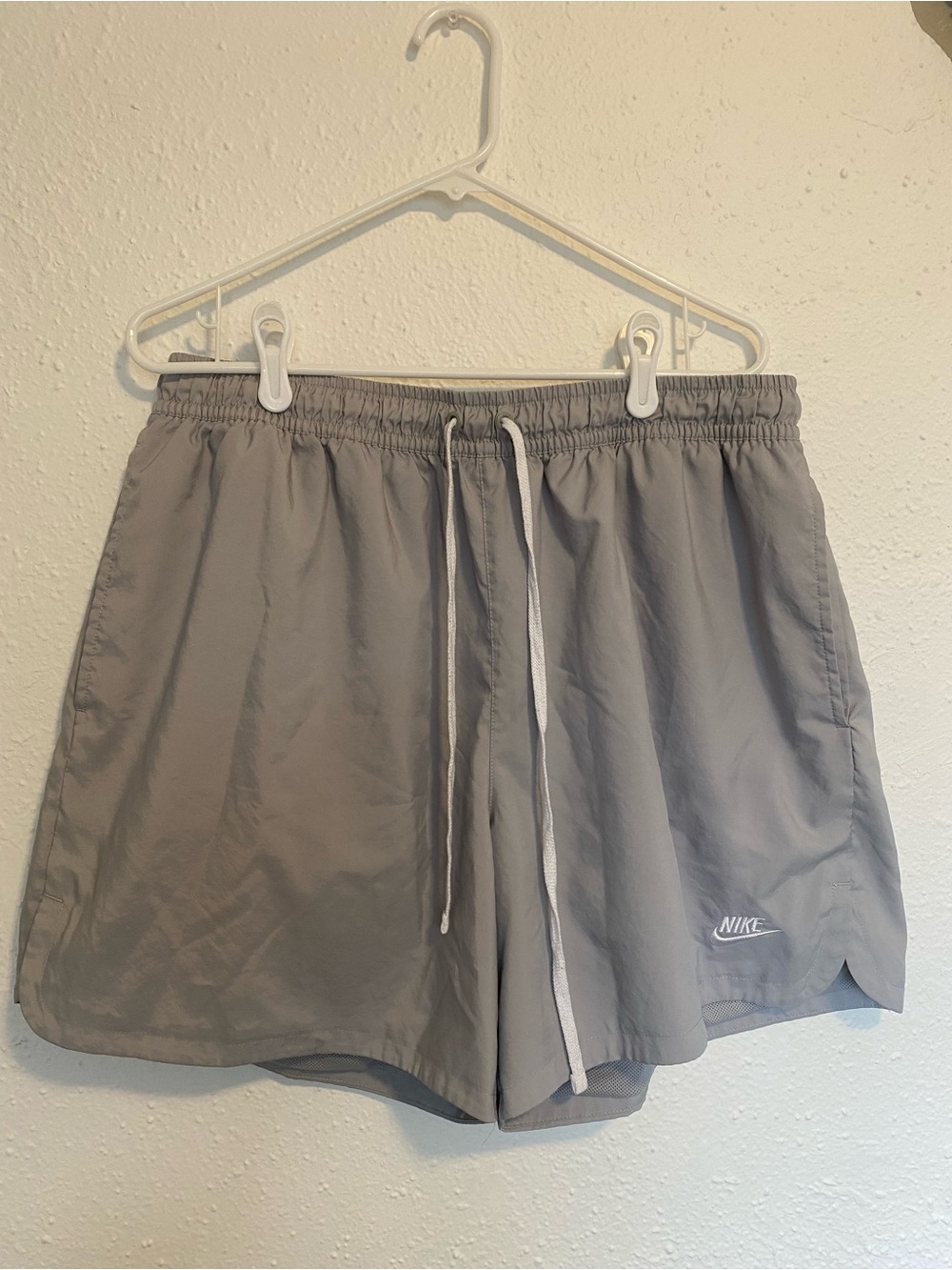 Nike Men’s Light Gray Athletic Shorts with Drawstring